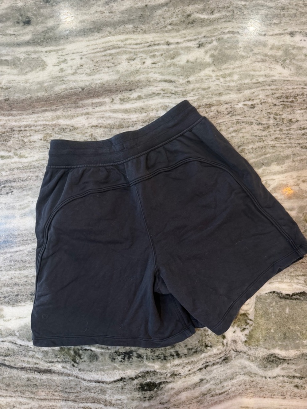 Lululemon All Yours High-Rise Short 7"
Black Size 8 - Picture 8 of 8